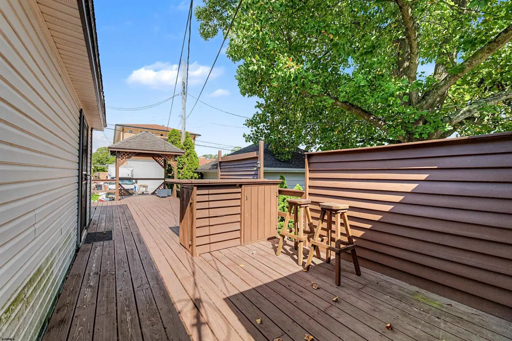 2110 Amherst Northfield, NJ 08234
