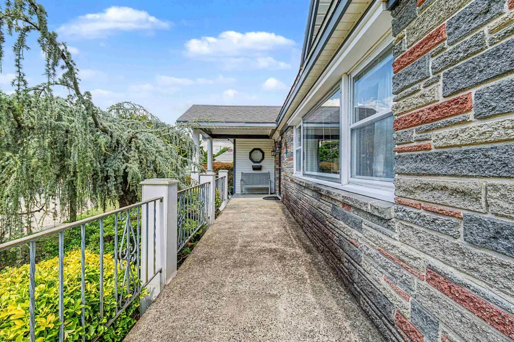 2110 Amherst Northfield, NJ 08234