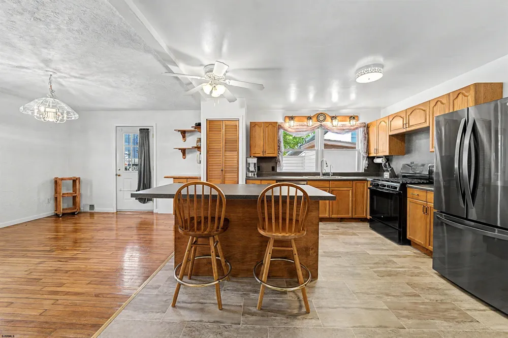 2110 Amherst Northfield, NJ 08234