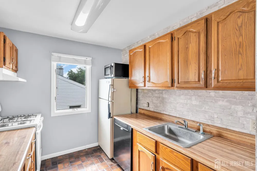 1595 E 2nd Street #3 Scotch Plains, NJ 07076