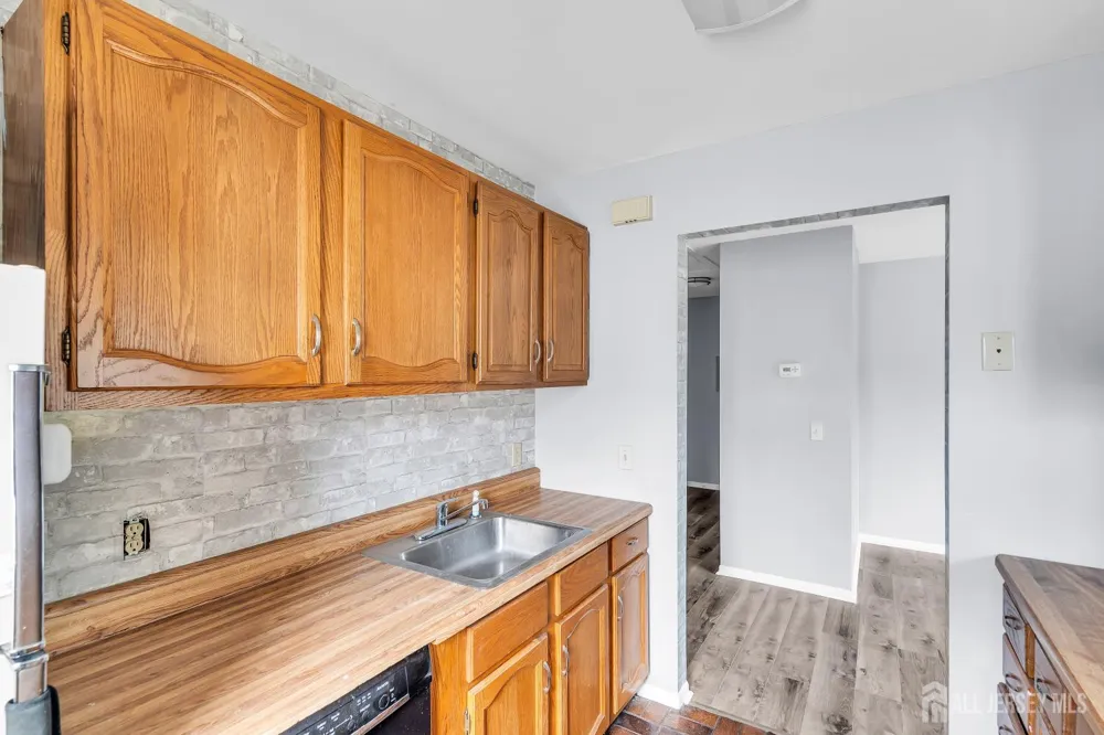 1595 E 2nd Street #3 Scotch Plains, NJ 07076
