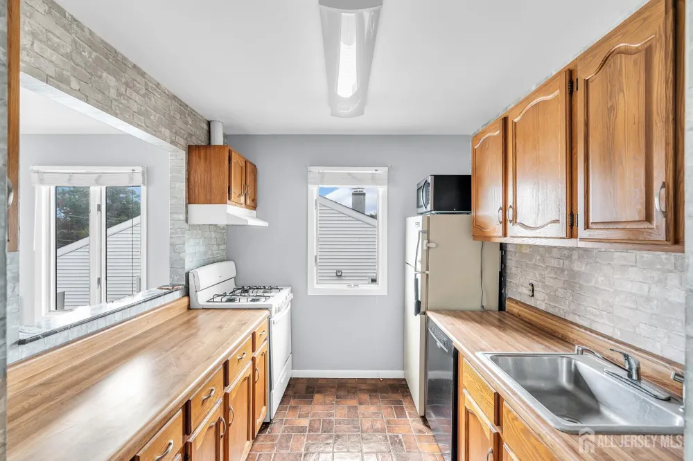 1595 E 2nd Street #3 Scotch Plains, NJ 07076
