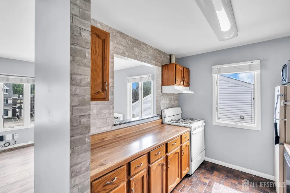 1595 E 2nd Street #3 Scotch Plains, NJ 07076