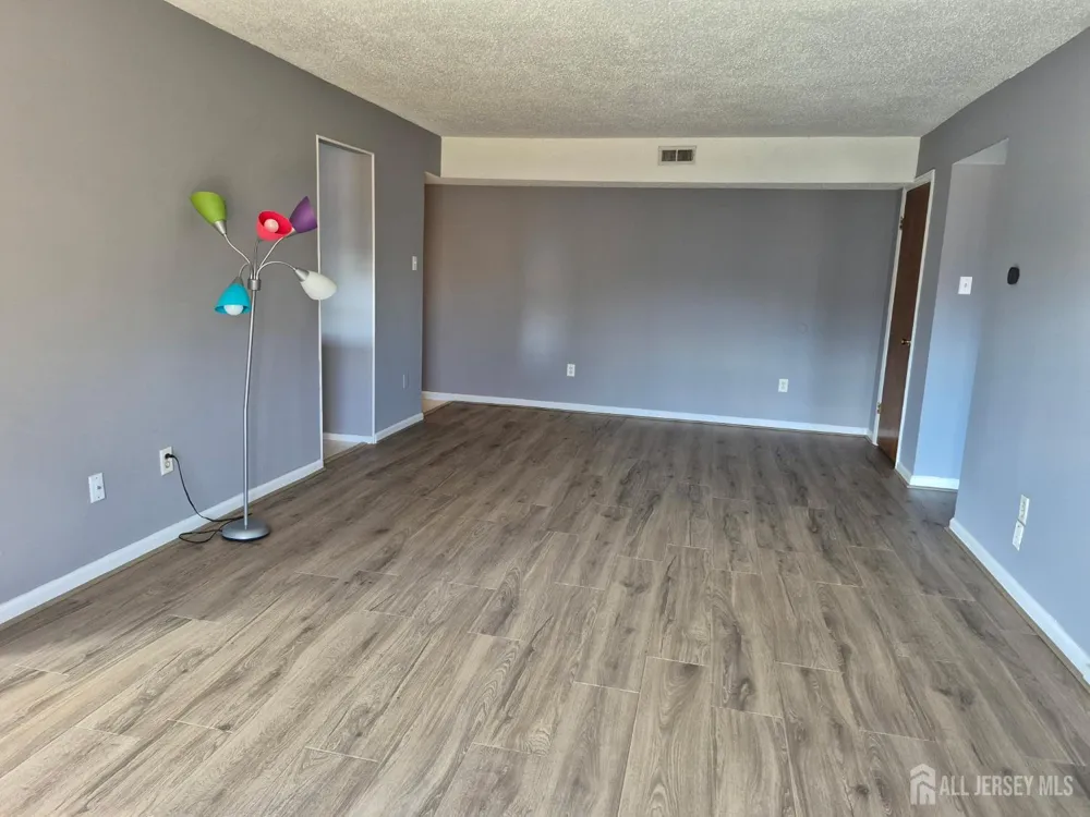 915 Edison Glen Terrace Edison, NJ 08837