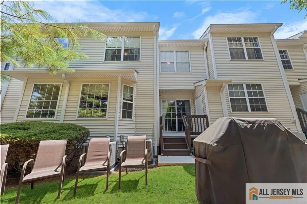 28 Garfield Way Montgomery, NJ 08540