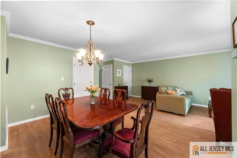 28 Garfield Way Montgomery, NJ 08540