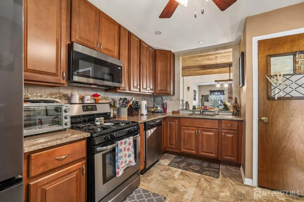 79 Staghorn Drive Old Bridge, NJ 07747