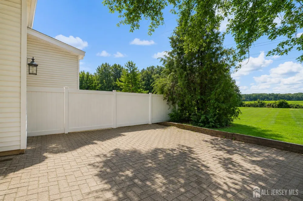 79 Staghorn Drive Old Bridge, NJ 07747