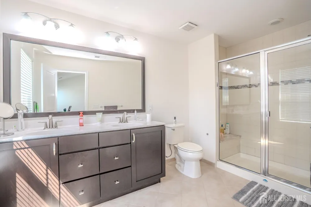 15 Clover Lane Monroe, NJ 08831