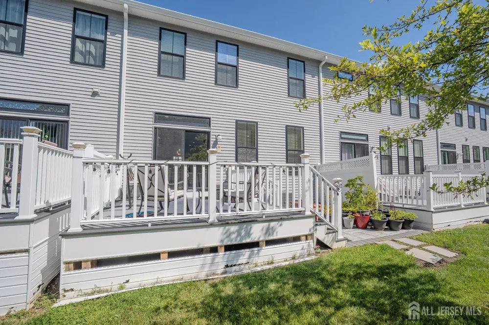 15 Clover Lane Monroe, NJ 08831