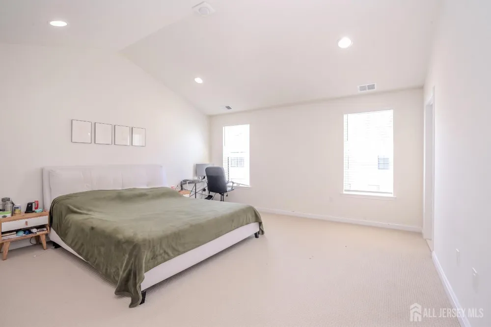 15 Clover Lane Monroe, NJ 08831