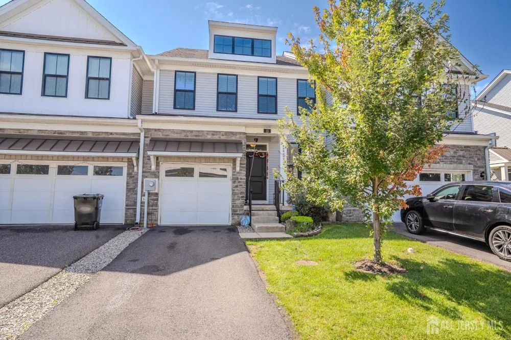 15 Clover Lane Monroe, NJ 08831