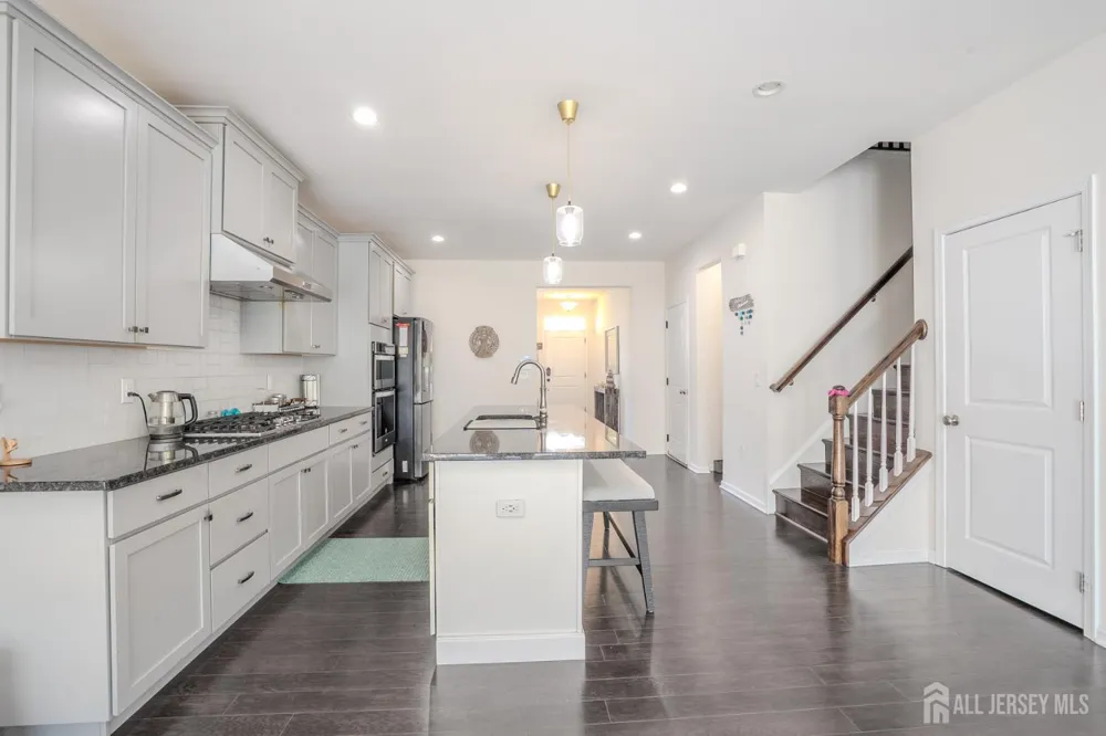 15 Clover Lane Monroe, NJ 08831