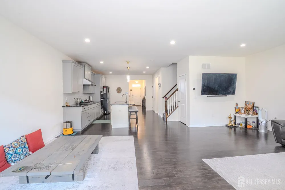 15 Clover Lane Monroe, NJ 08831