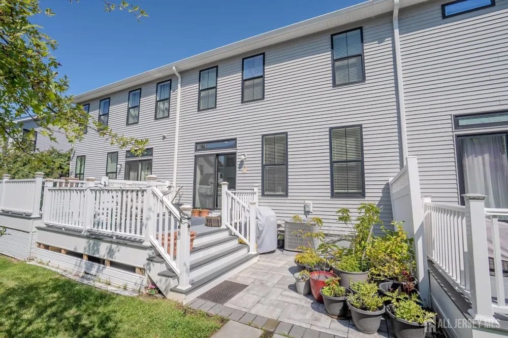 15 Clover Lane Monroe, NJ 08831