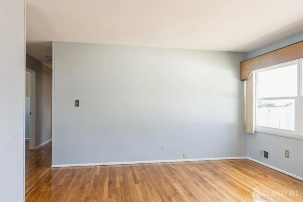 11 Wellesley Road Parlin, NJ 08859