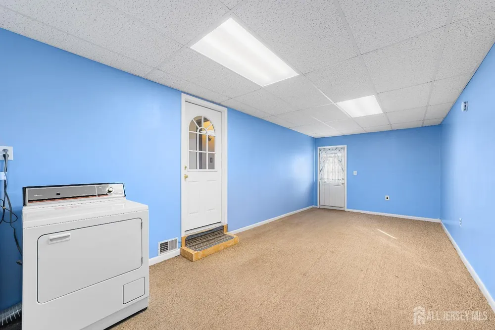 11 Wellesley Road Parlin, NJ 08859
