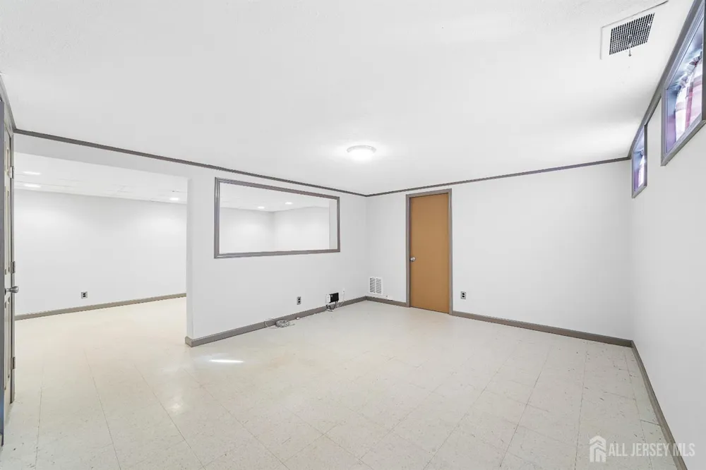 11 Wellesley Road Parlin, NJ 08859
