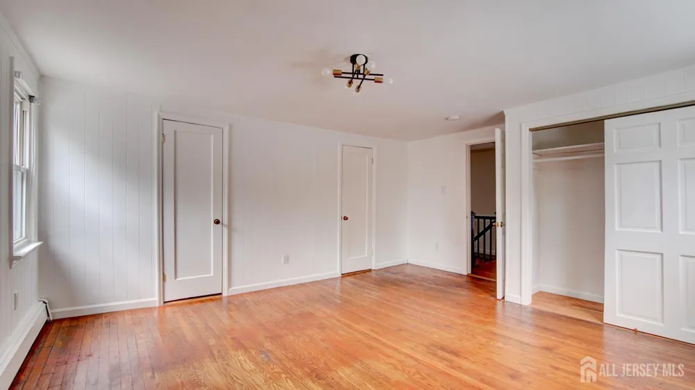 44 Briarwood Avenue Keansburg, NJ 07734