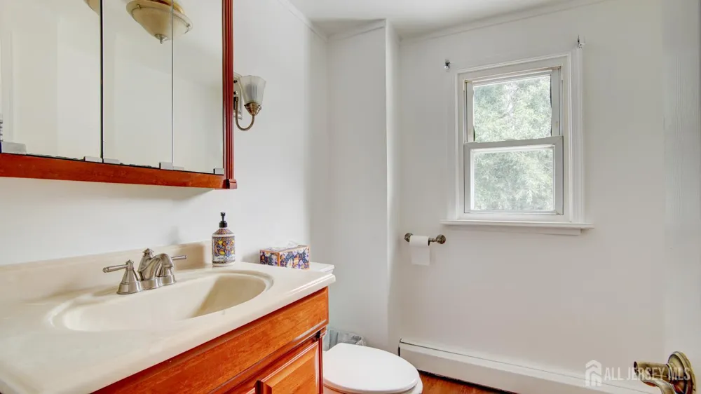 44 Briarwood Avenue Keansburg, NJ 07734