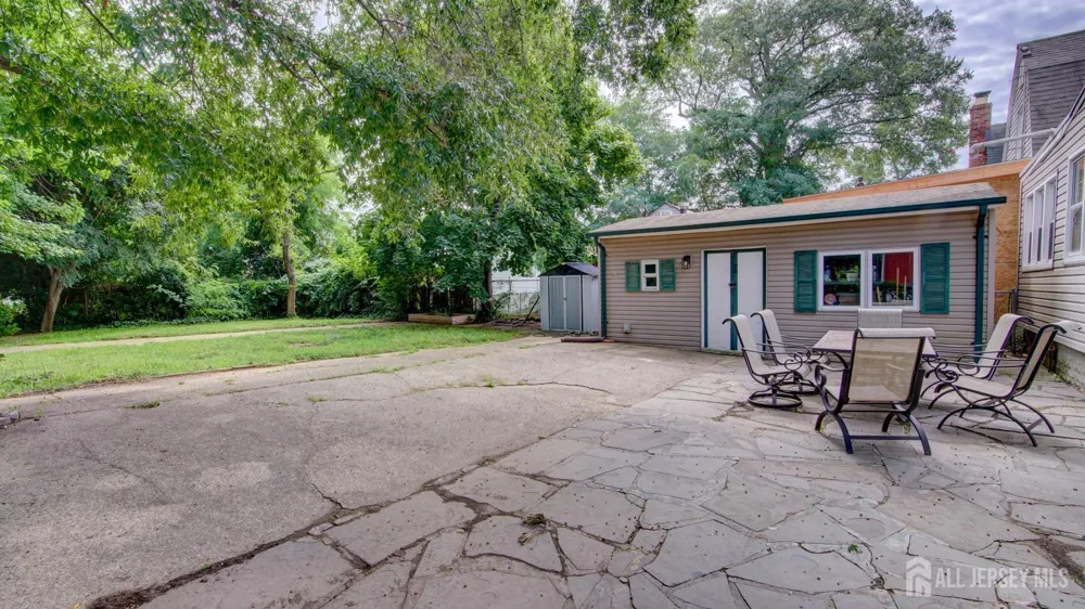 44 Briarwood Avenue Keansburg, NJ 07734