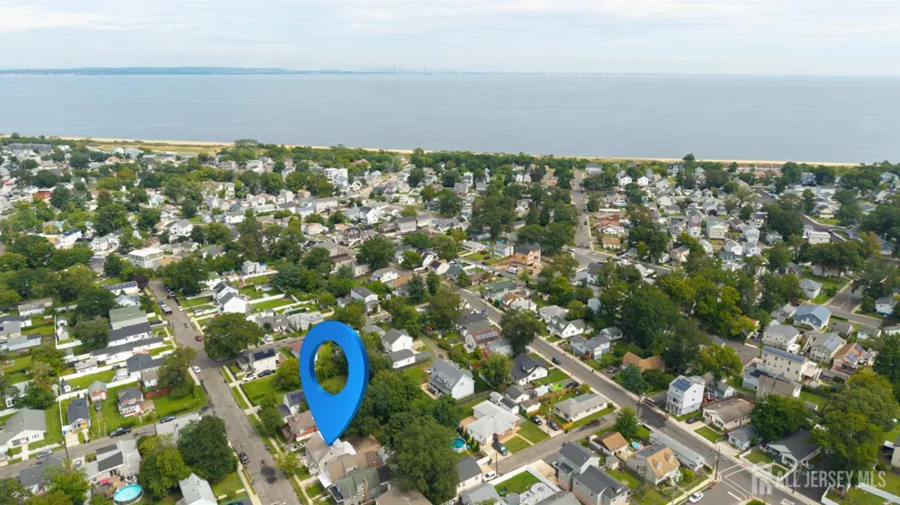 44 Briarwood Avenue Keansburg, NJ 07734