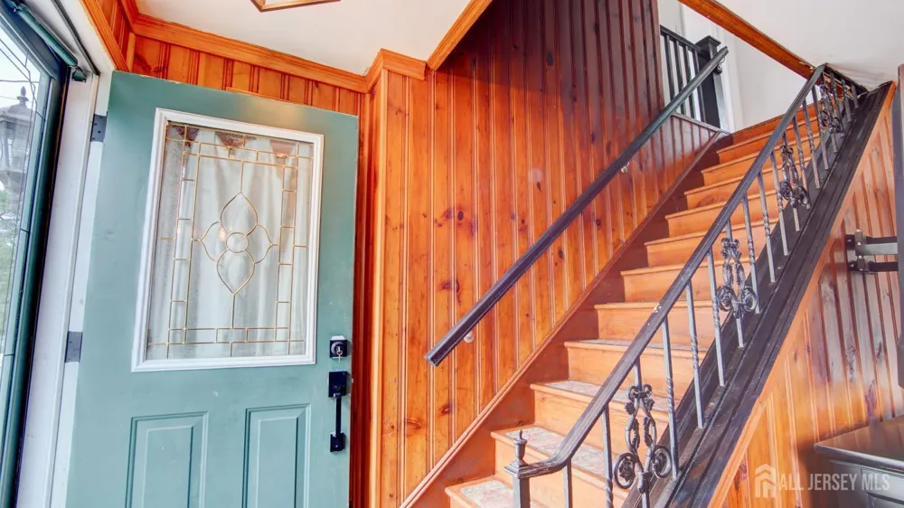 44 Briarwood Avenue Keansburg, NJ 07734