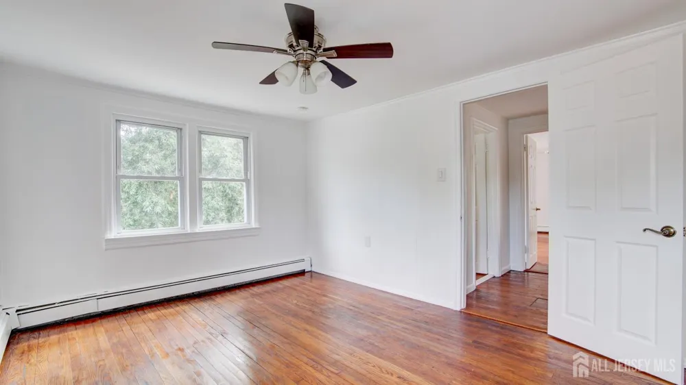 44 Briarwood Avenue Keansburg, NJ 07734
