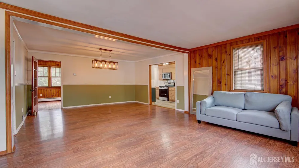 44 Briarwood Avenue Keansburg, NJ 07734