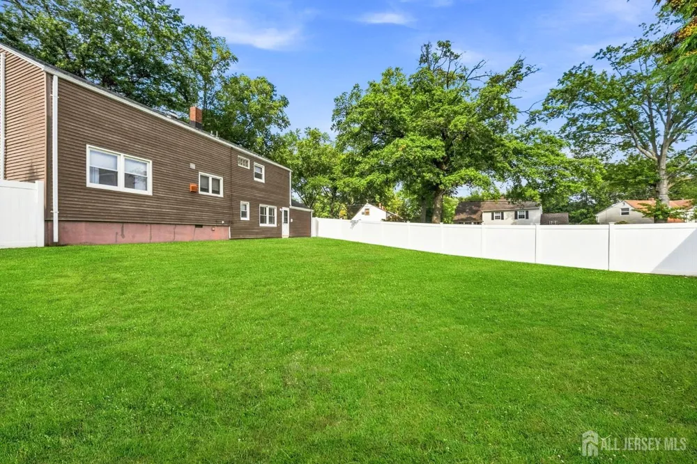 9 Meyer Road Edison, NJ 08817