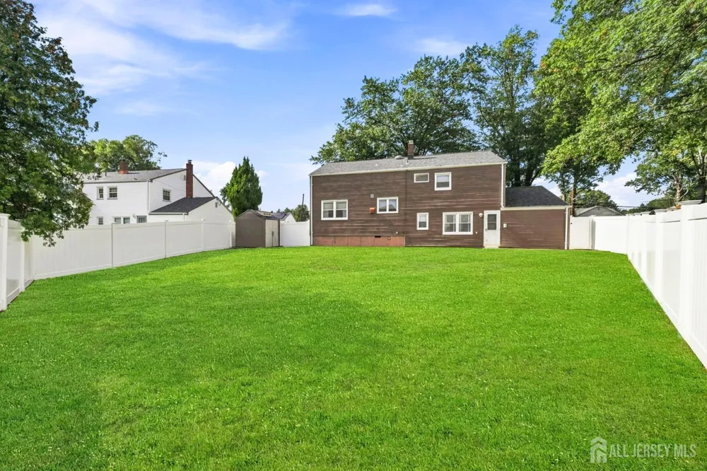9 Meyer Road Edison, NJ 08817
