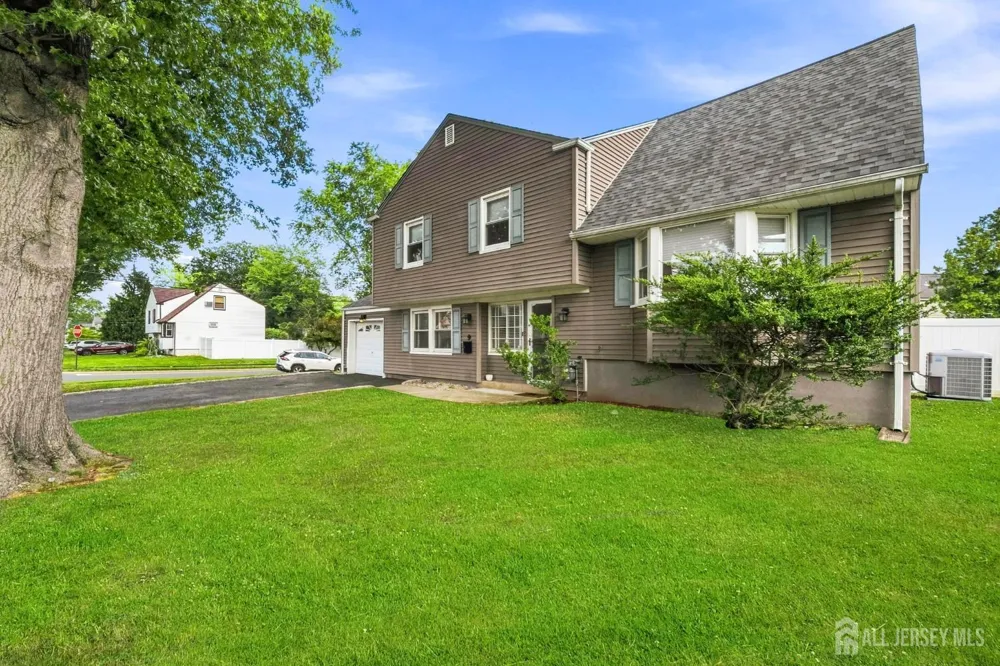 9 Meyer Road Edison, NJ 08817