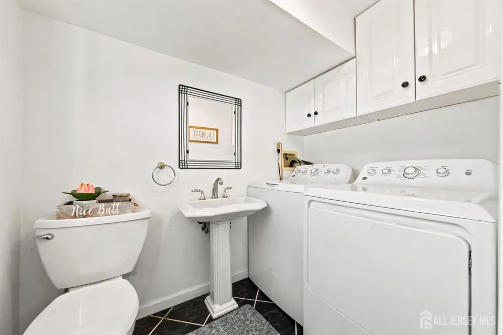 9 Meyer Road Edison, NJ 08817