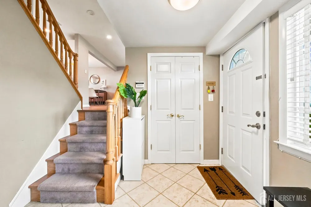 9 Meyer Road Edison, NJ 08817