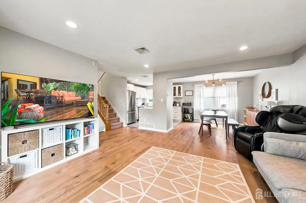 9 Meyer Road Edison, NJ 08817
