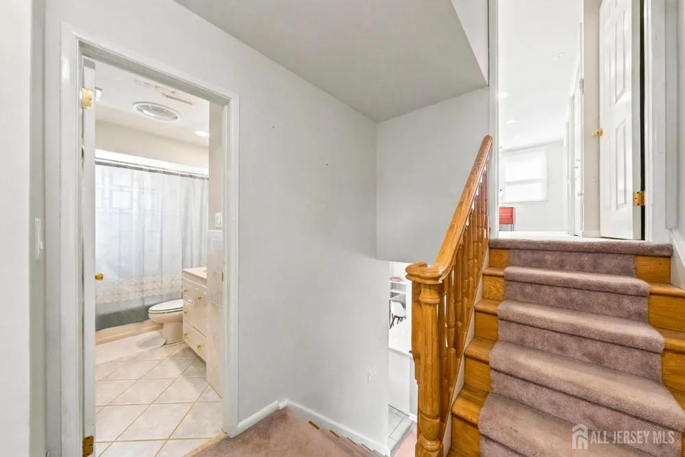 9 Meyer Road Edison, NJ 08817