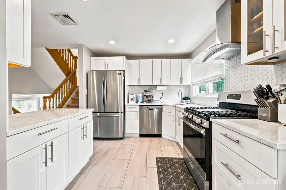 9 Meyer Road Edison, NJ 08817