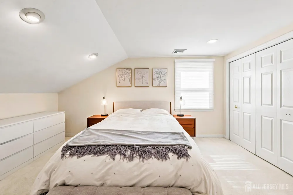 9 Meyer Road Edison, NJ 08817