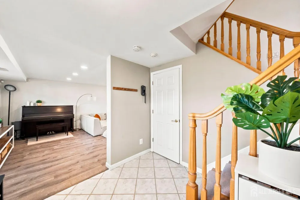 9 Meyer Road Edison, NJ 08817