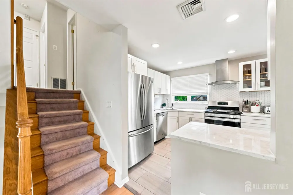 9 Meyer Road Edison, NJ 08817