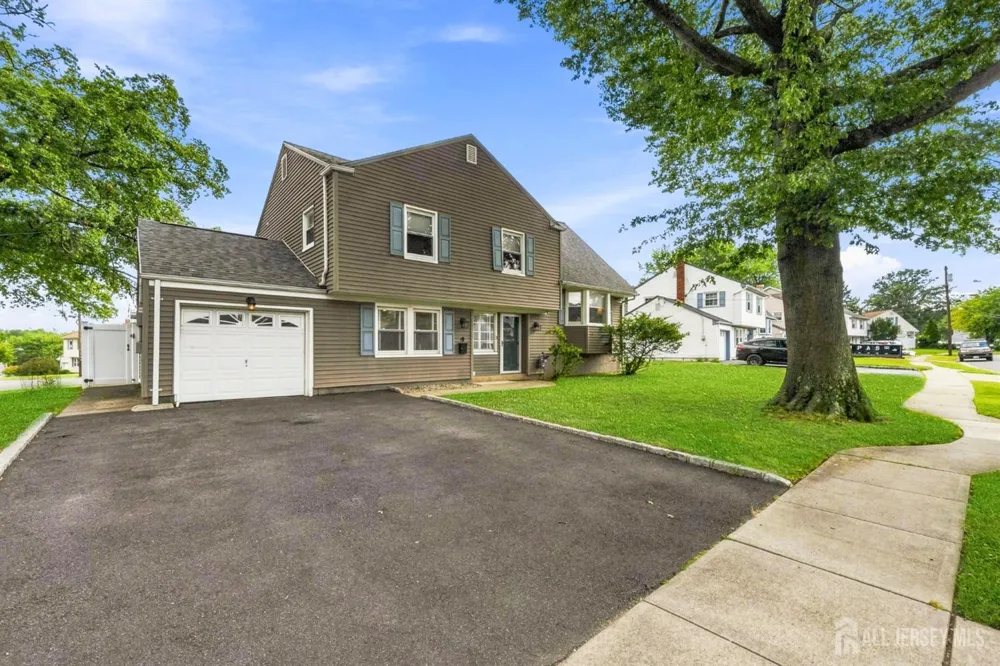 9 Meyer Road Edison, NJ 08817