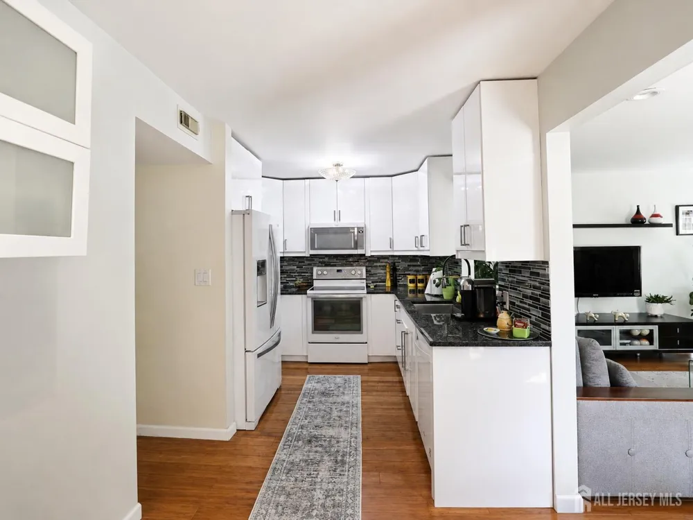 17 Wilson Court East Brunswick, NJ 08816