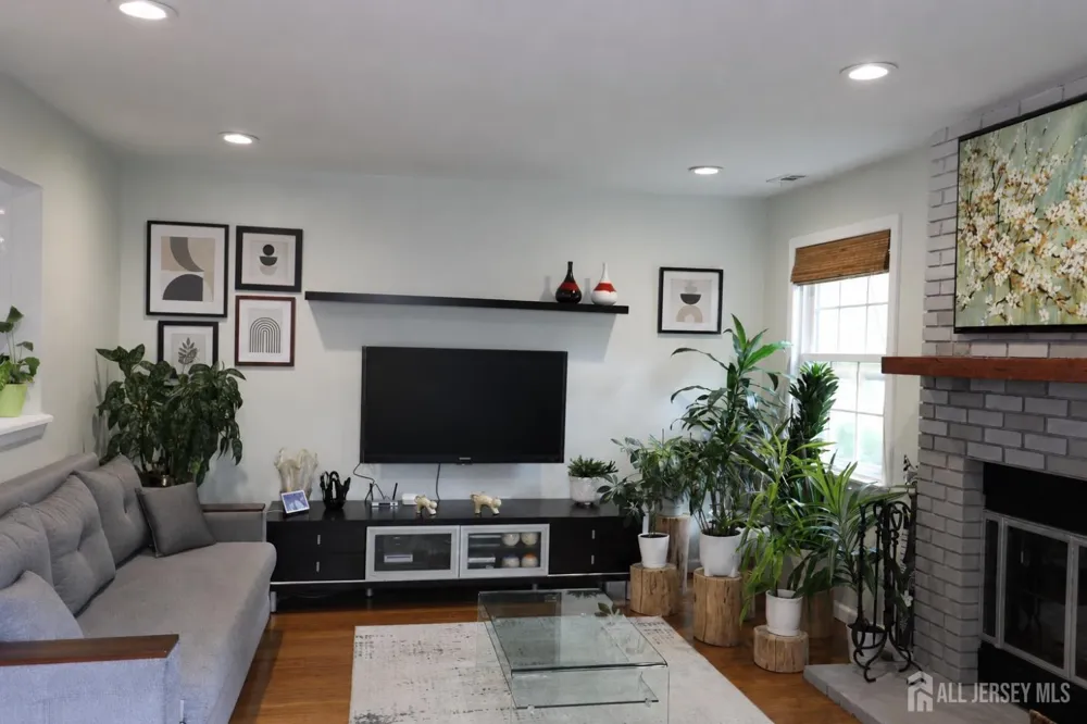 17 Wilson Court East Brunswick, NJ 08816