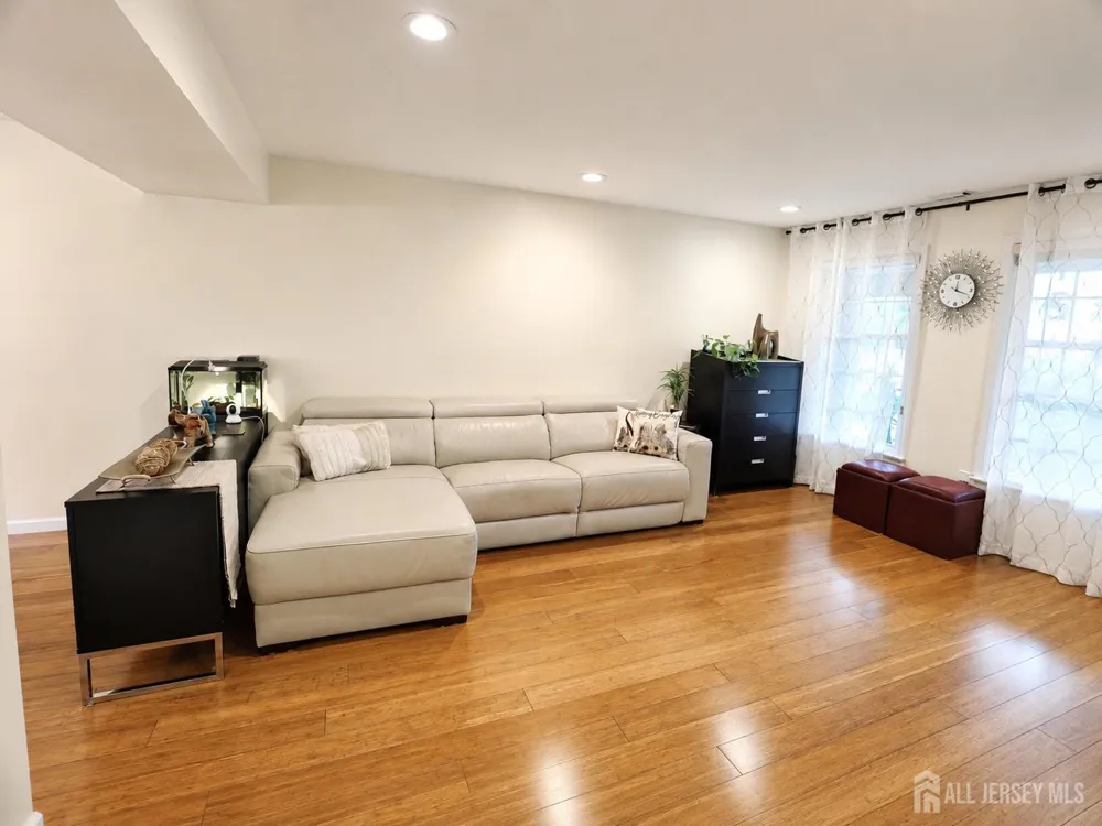 17 Wilson Court East Brunswick, NJ 08816