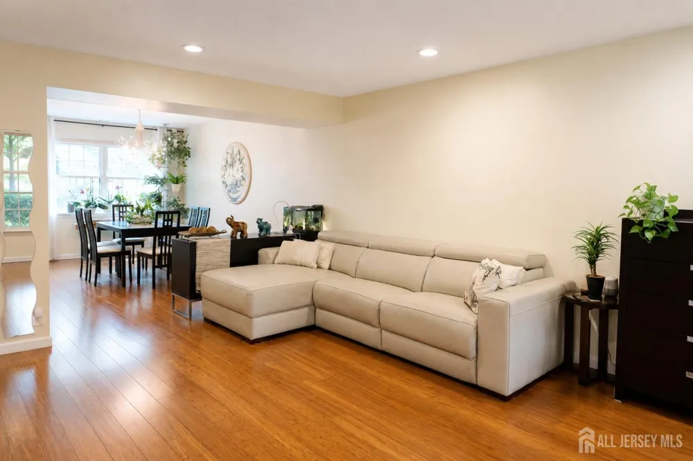 17 Wilson Court East Brunswick, NJ 08816