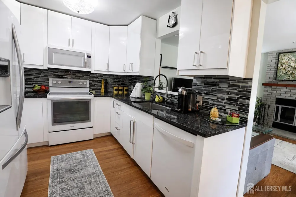 17 Wilson Court East Brunswick, NJ 08816