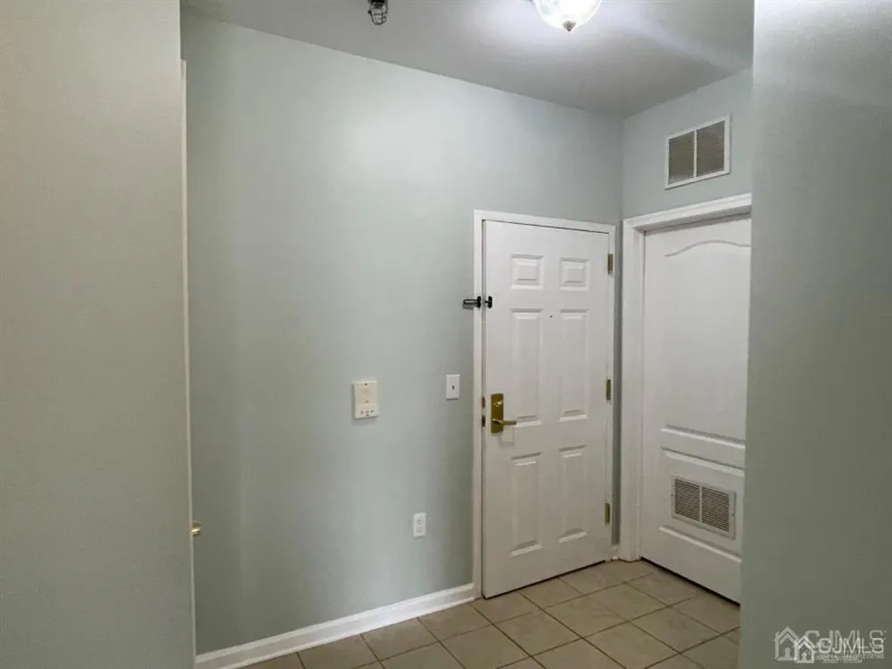 3018 Edward Stec Boulevard #18 Edison, NJ 08837