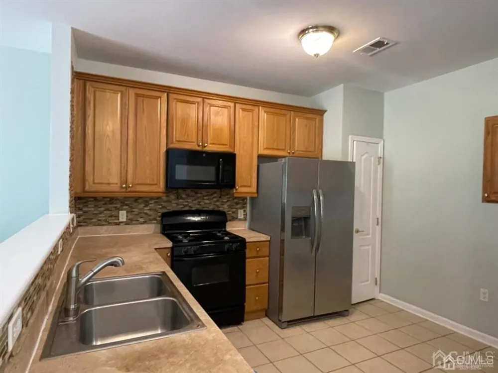 3018 Edward Stec Boulevard #18 Edison, NJ 08837