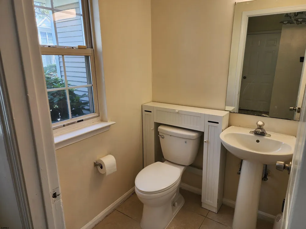 7 Sextant Dr Atlantic City, NJ 08401