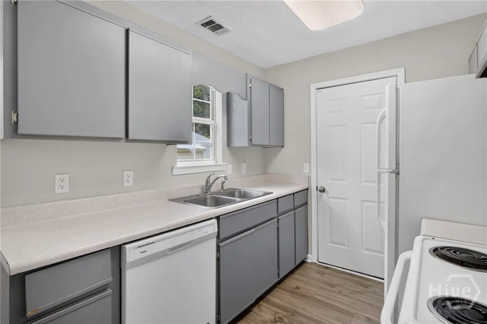 17 Leeward Drive Savannah, GA 31419
